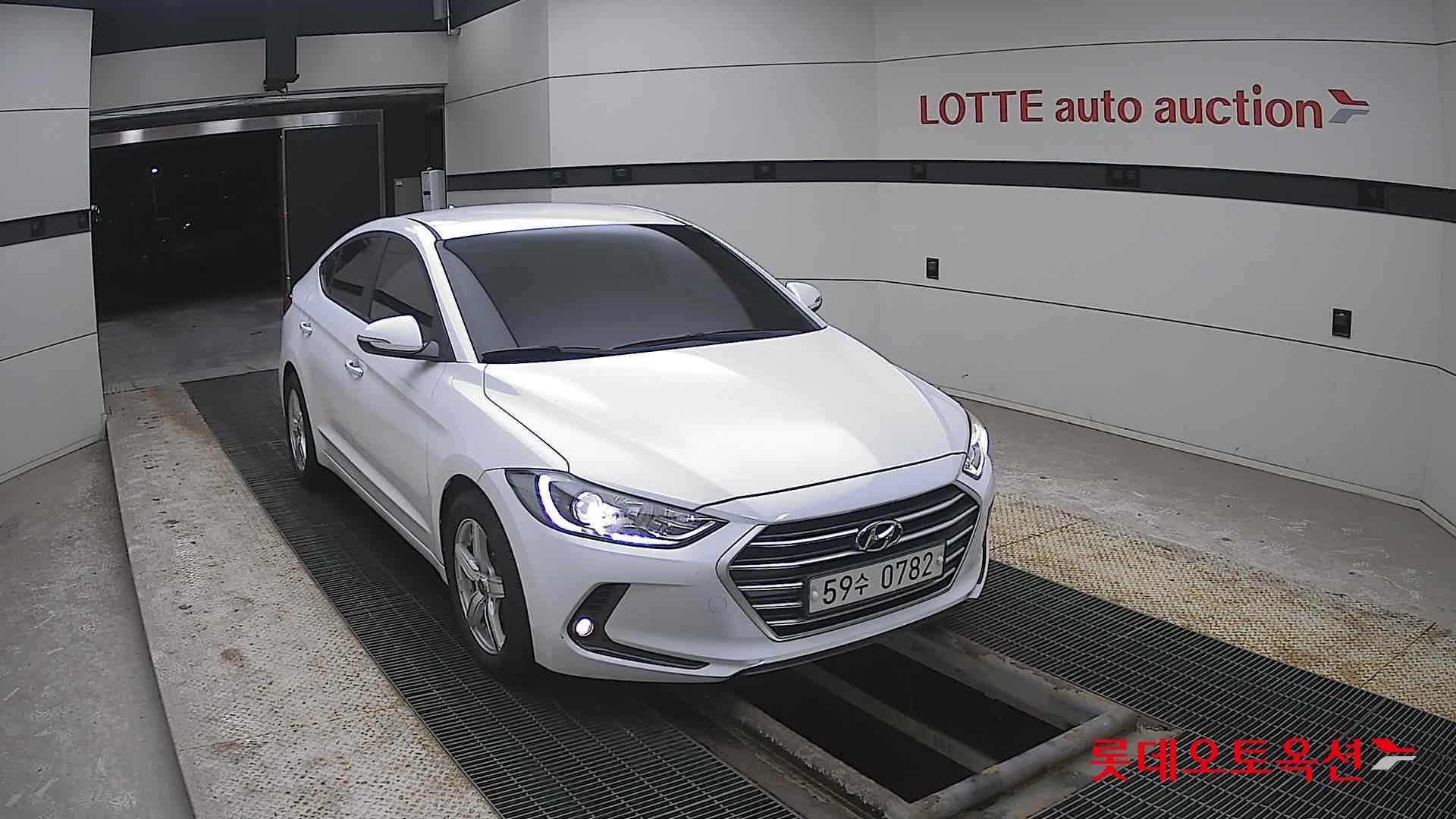 Hyundai Elantra 2016 - Image 24