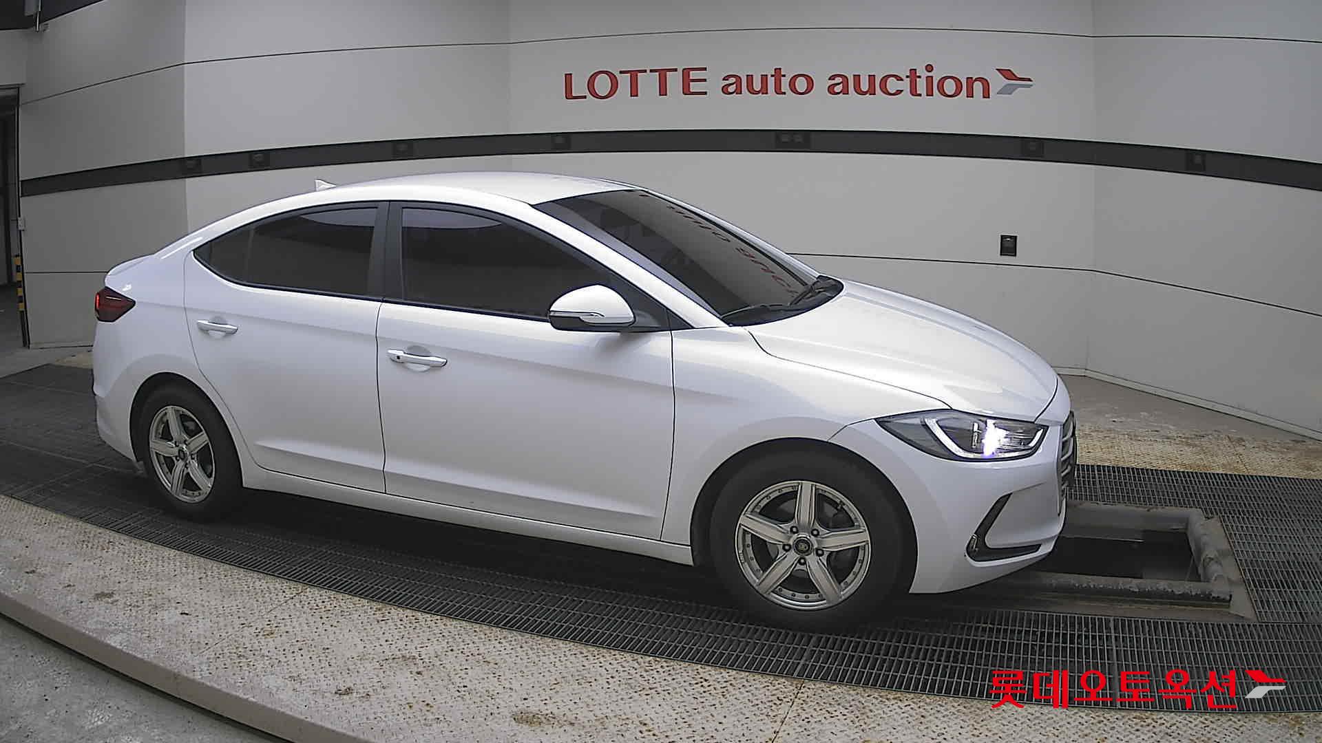 Hyundai Elantra 2016 - Image 22