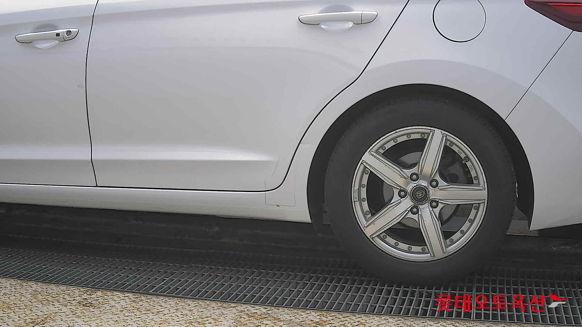 Hyundai Elantra 2016 - Image 26