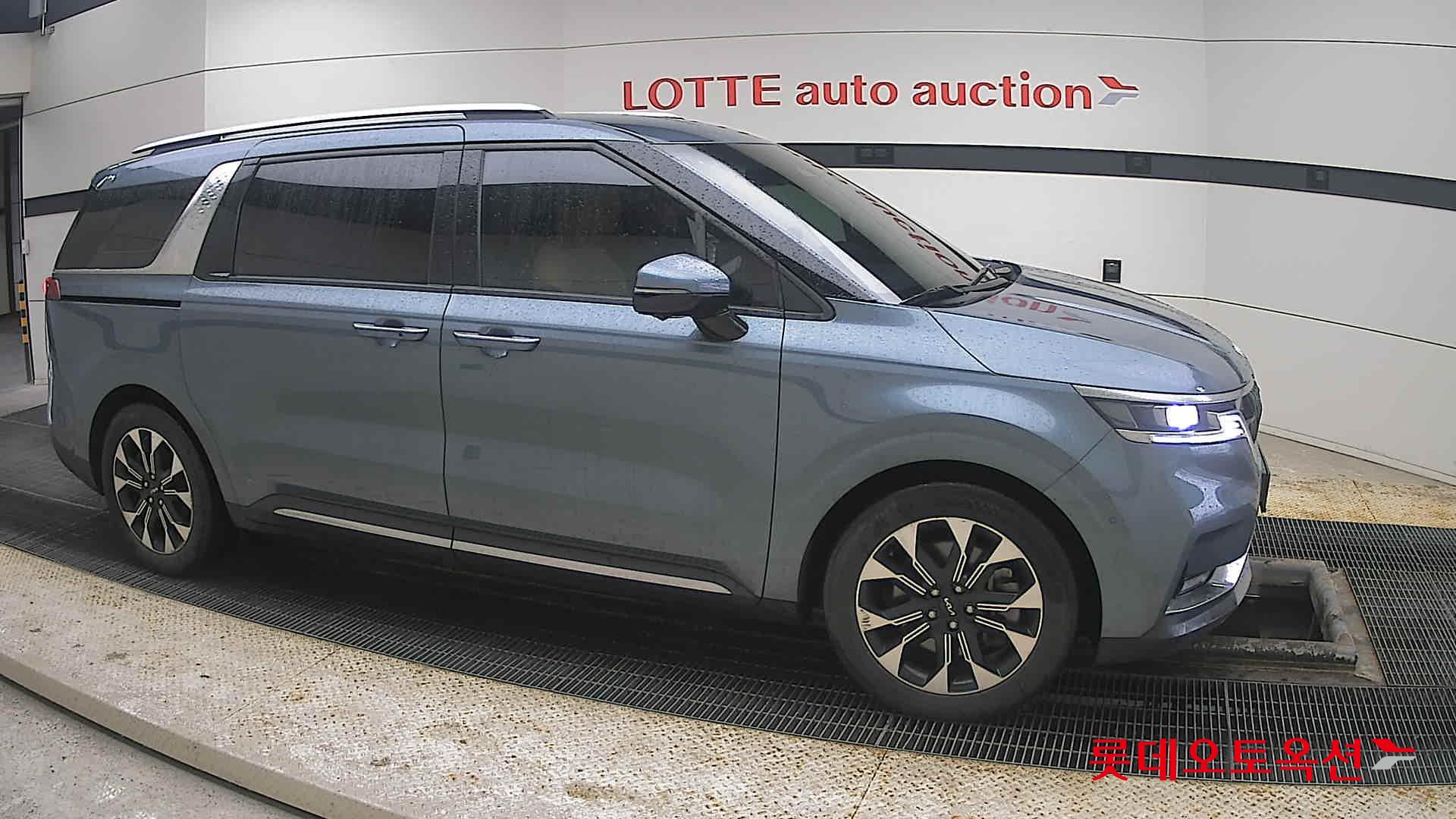 Kia Carnival id 3809955 из Кореи 17