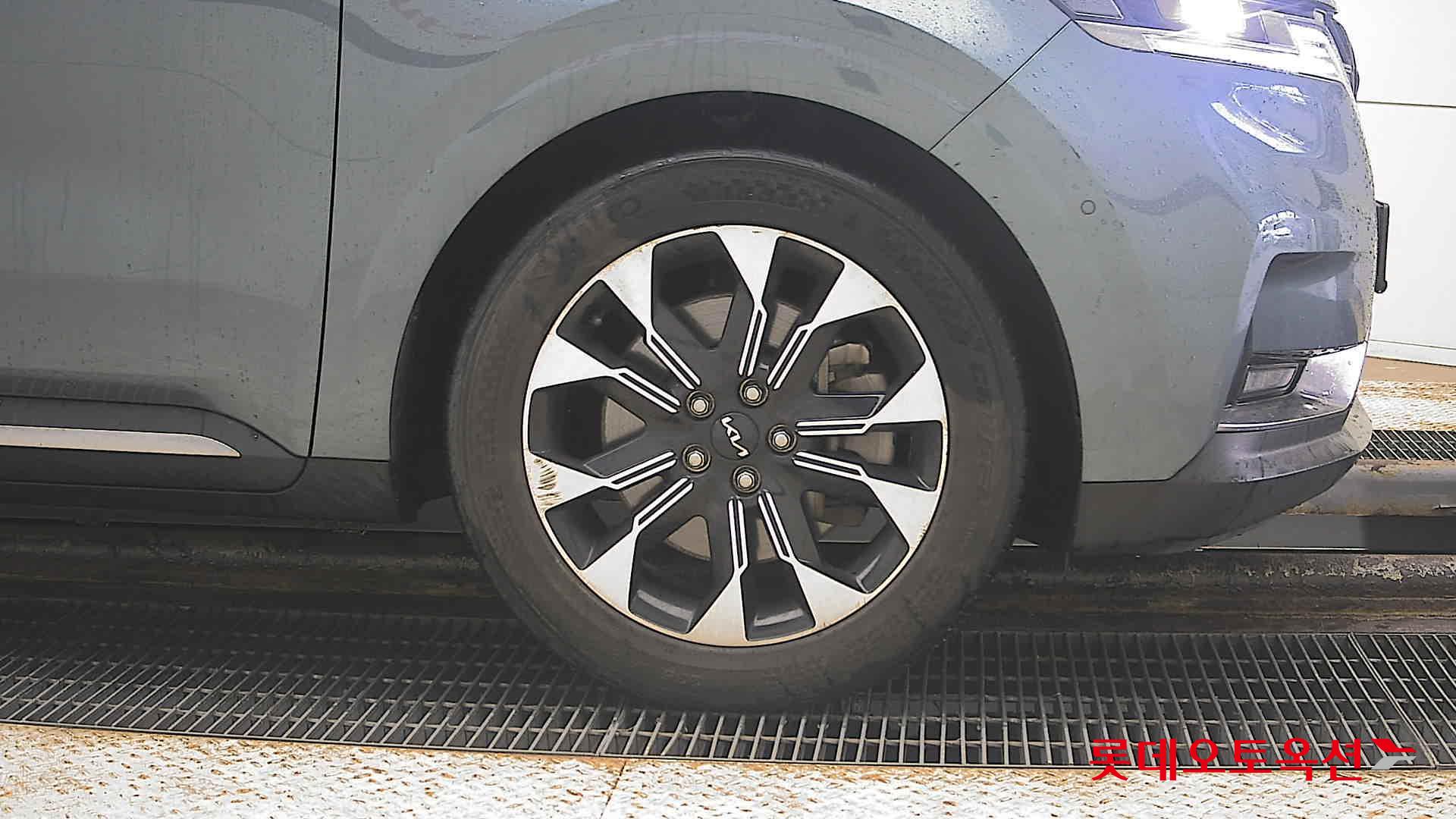 Kia Carnival id 3809955 из Кореи 23