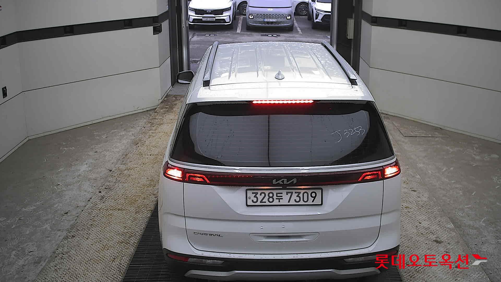 Kia Carnival 2023 Белый из Кореи, фото 5