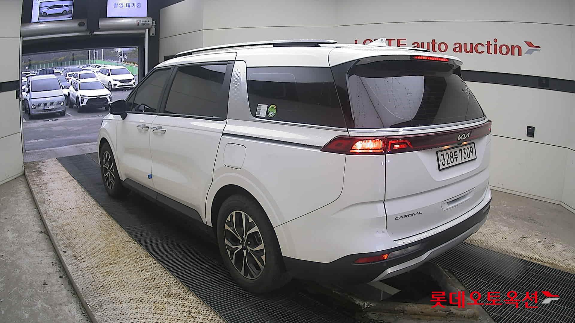 Kia Carnival 2023 Белый из Кореи, фото 6