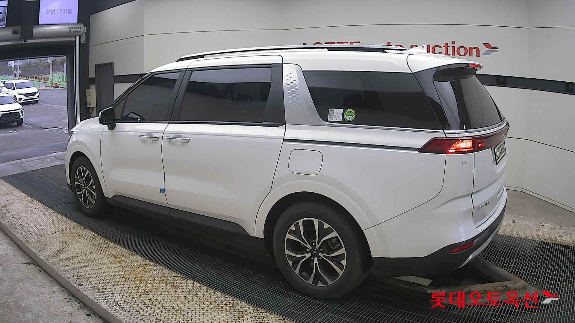 Kia Carnival id 3816447 из Кореи 10