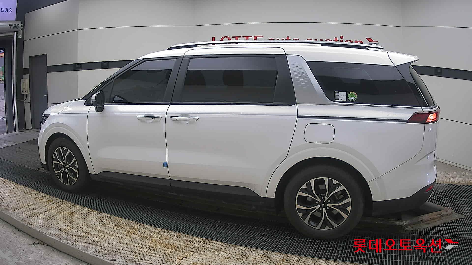 Kia Carnival id 3816447 из Кореи 11