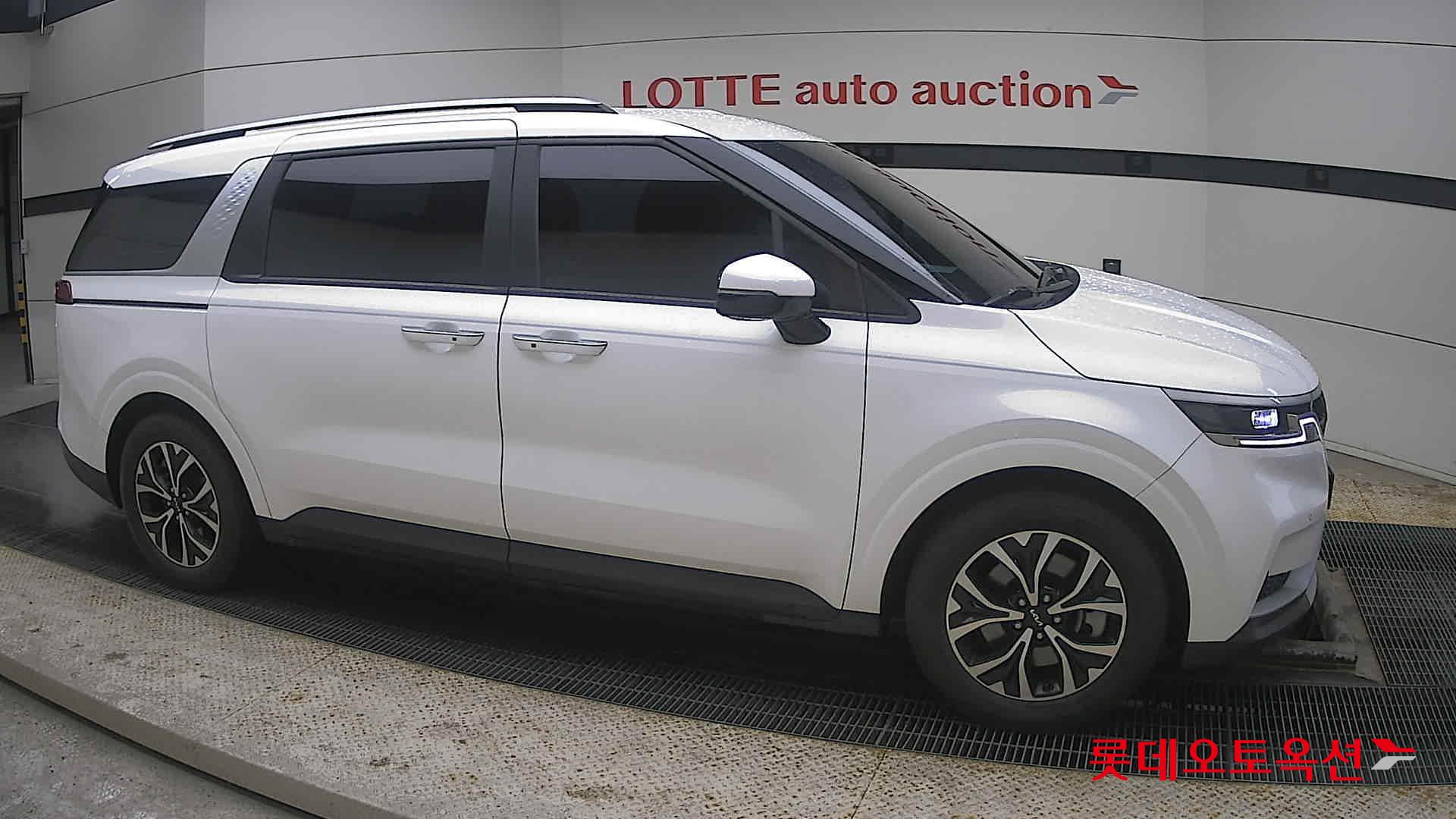 Kia Carnival id 3816447 из Кореи 17