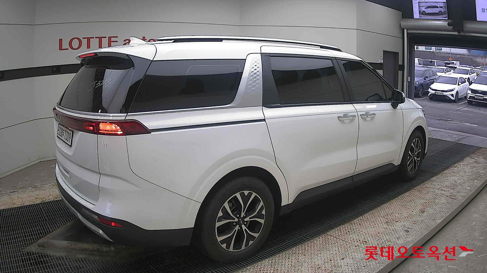 Kia Carnival id 3816447 из Кореи 19