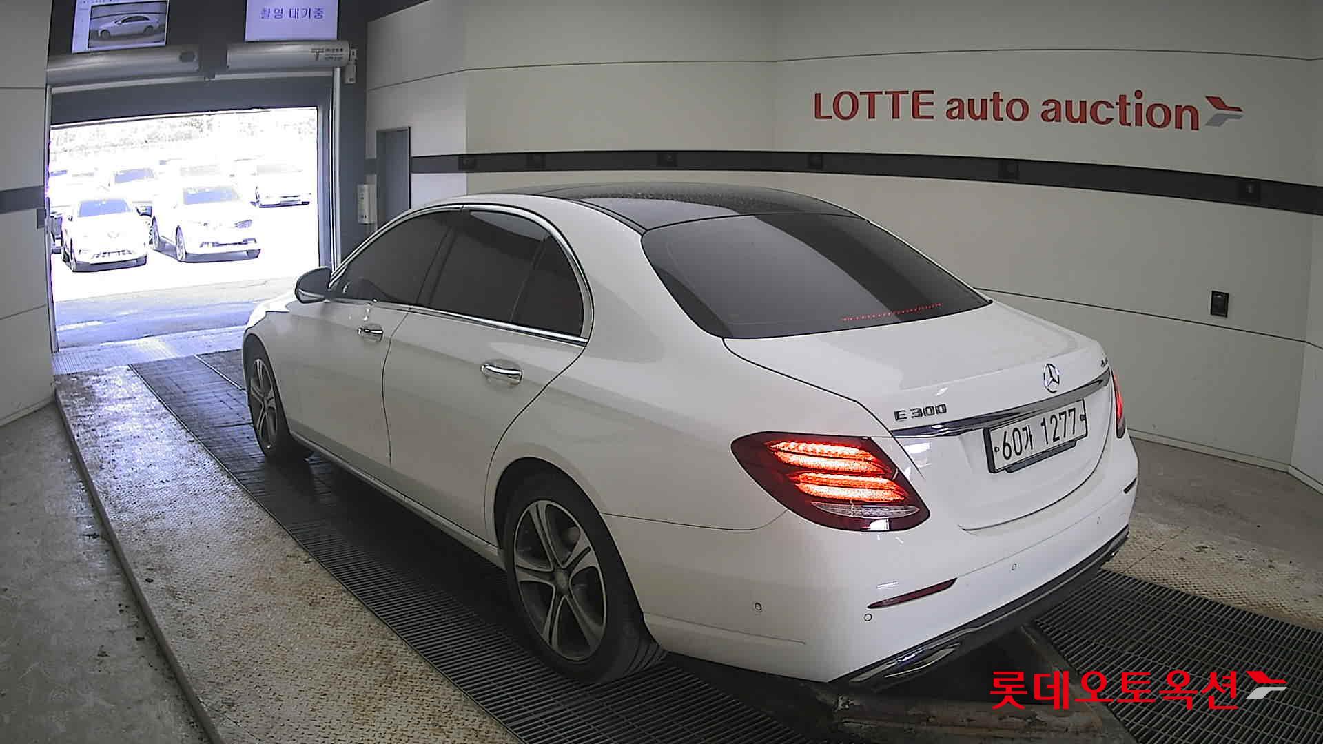 메르세데스-벤츠 E-클래스 2017 - 이미지 4