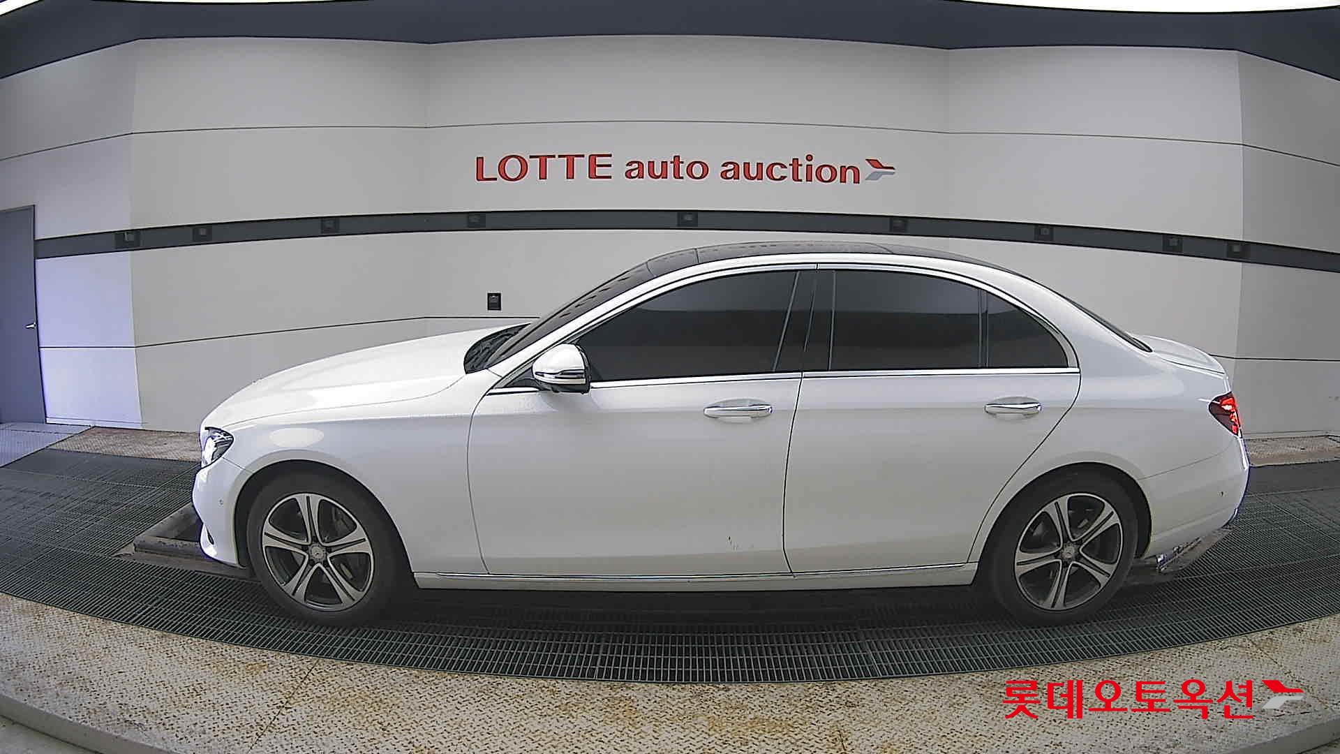 메르세데스-벤츠 E-클래스 2017 - 이미지 13