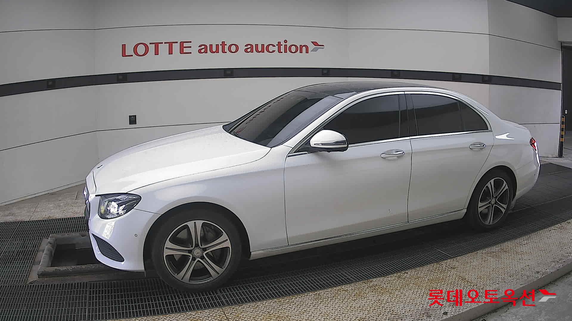 메르세데스-벤츠 E-클래스 2017 - 이미지 12