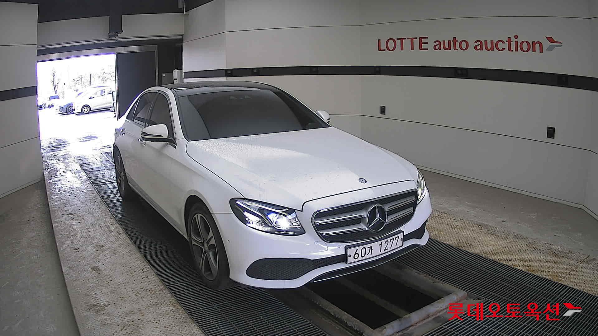 메르세데스-벤츠 E-클래스 2017 - 이미지 24