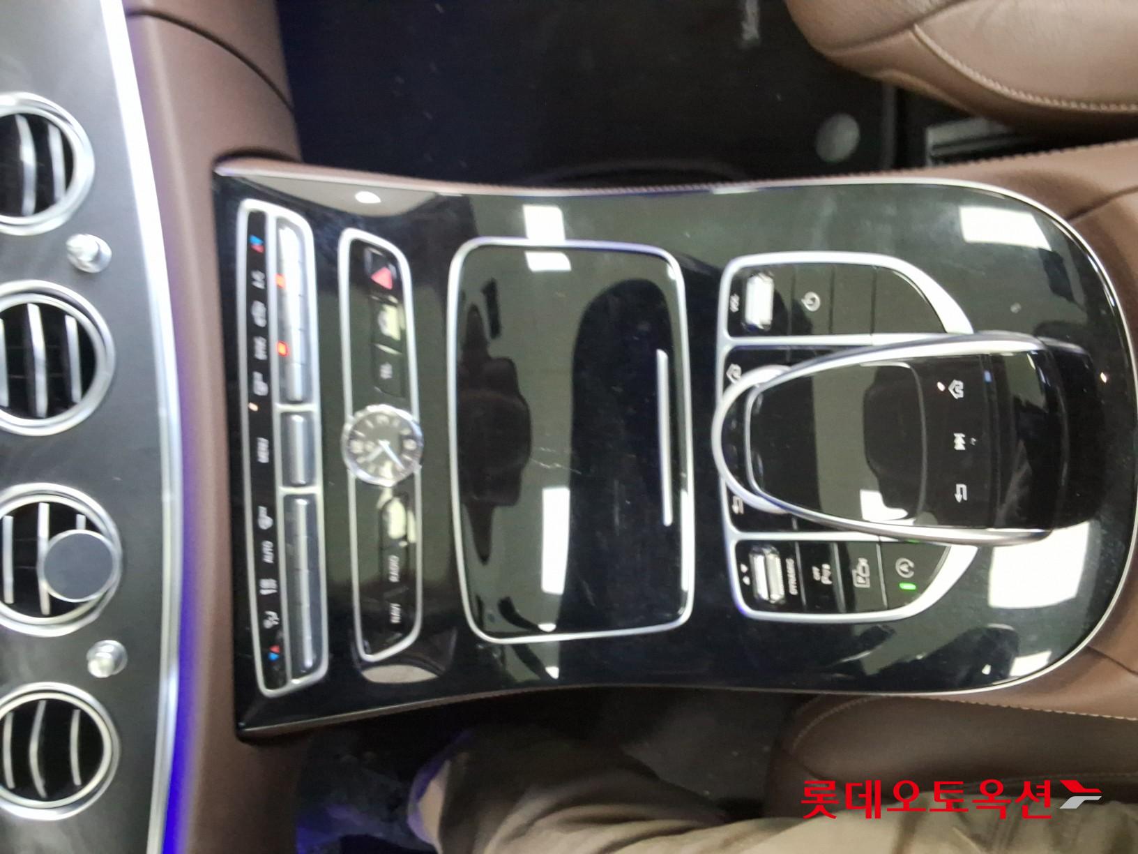 메르세데스-벤츠 E-클래스 2017 - 이미지 32