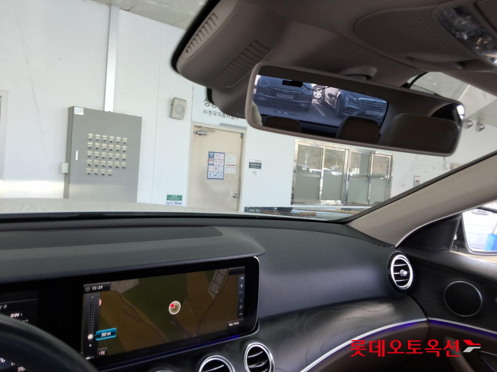 메르세데스-벤츠 E-클래스 2017 - 이미지 33