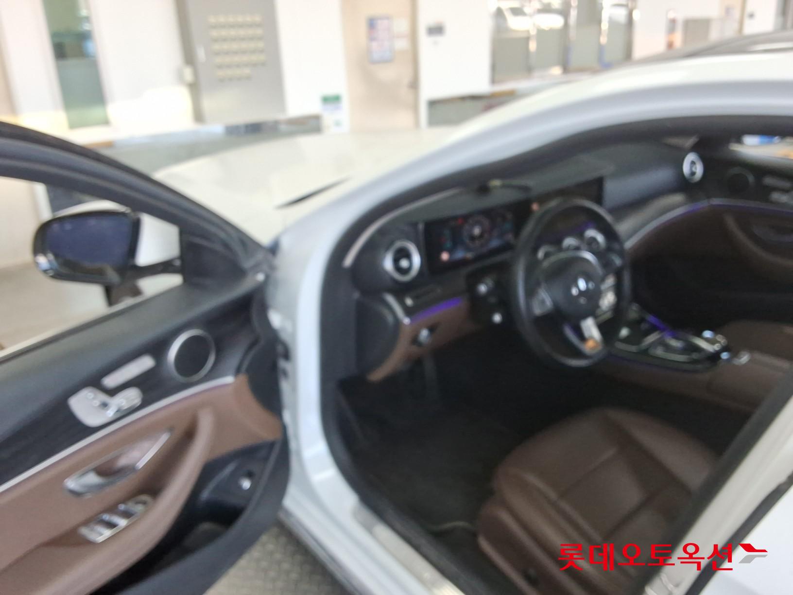 메르세데스-벤츠 E-클래스 2017 - 이미지 36