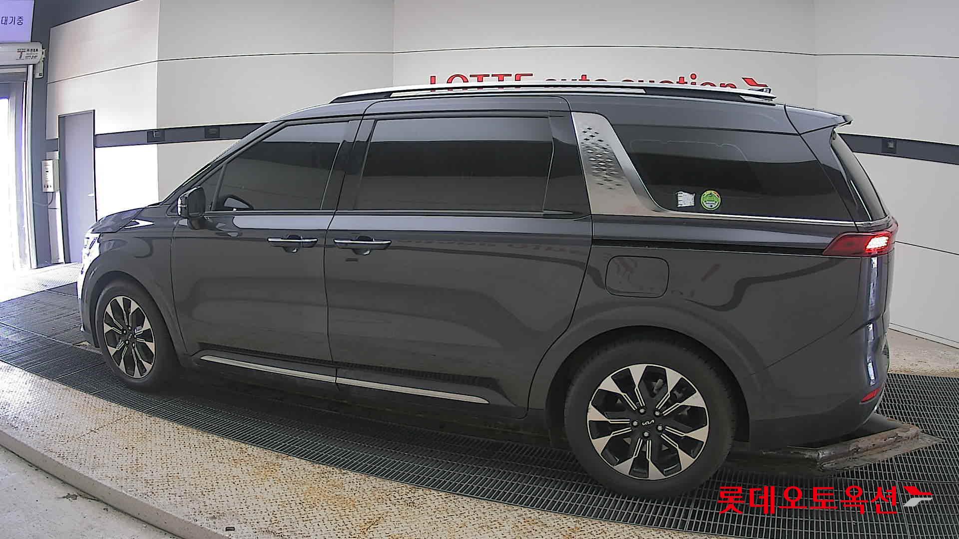 Kia Carnival id 3803759 из Кореи 11