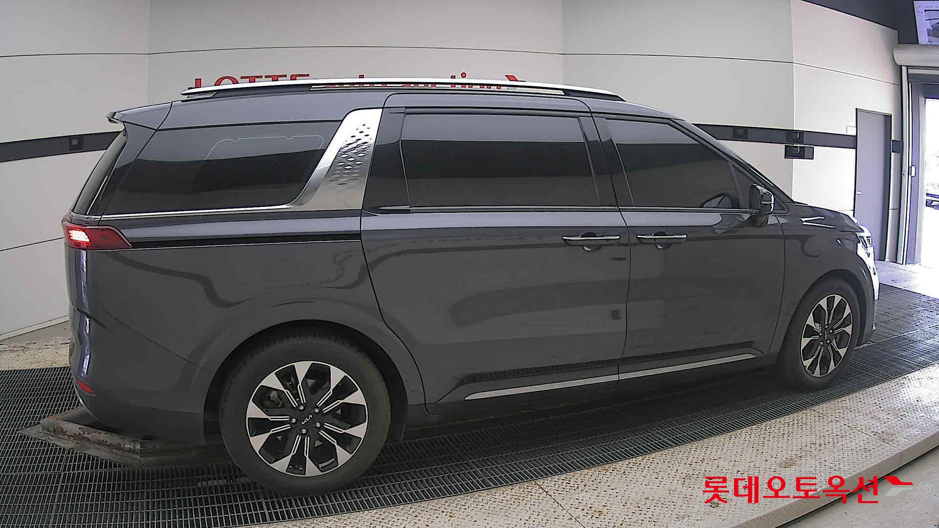 Kia Carnival id 3803759 из Кореи 18