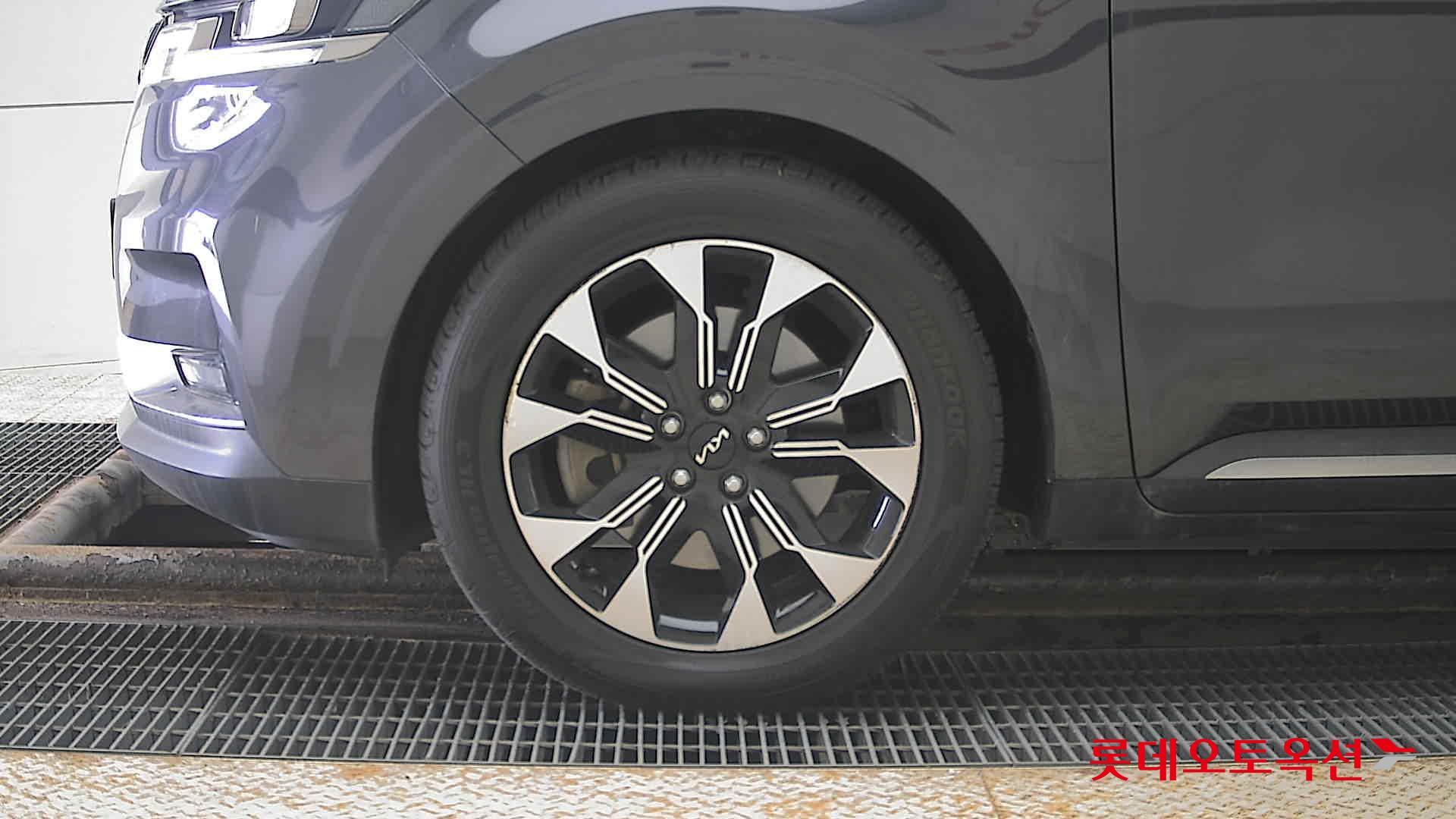 Kia Carnival id 3803759 из Кореи 21