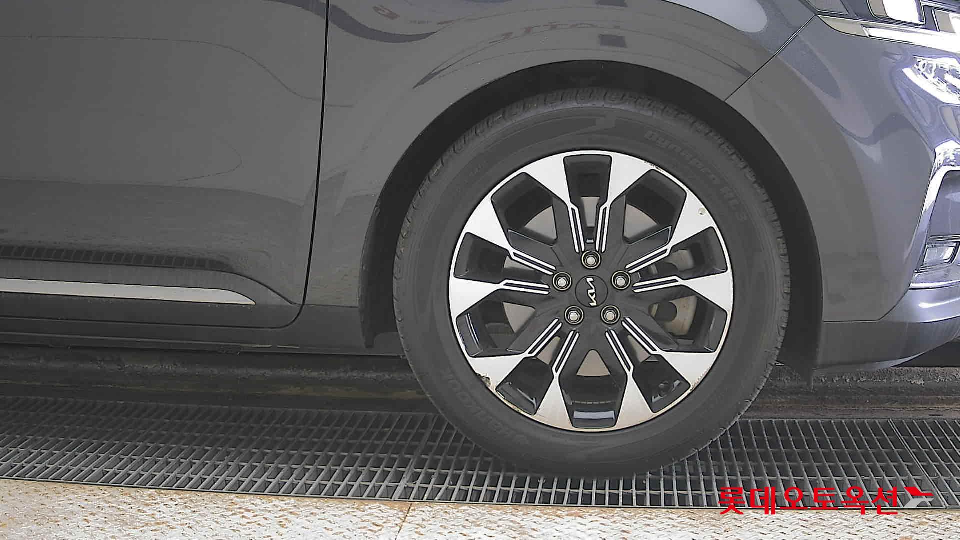 Kia Carnival id 3803759 из Кореи 23