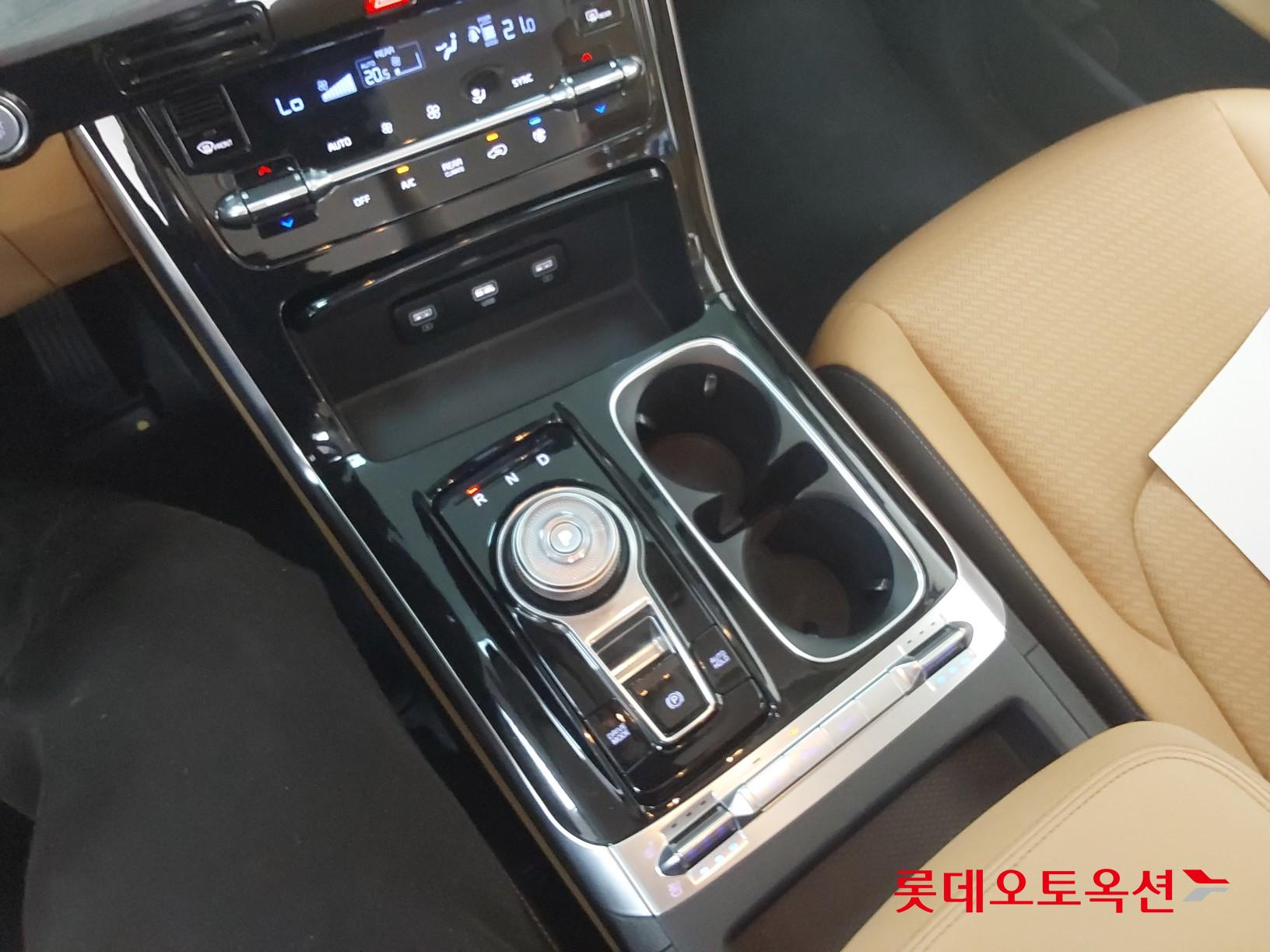 Kia Carnival id 3803759 из Кореи 33