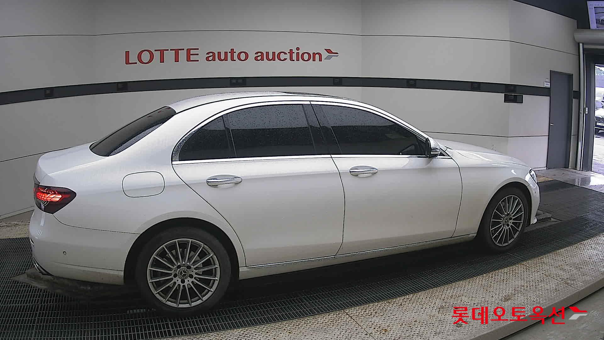 Mercedes-Benz Mercedes-Benz E250 id 3809829 из Кореи 18