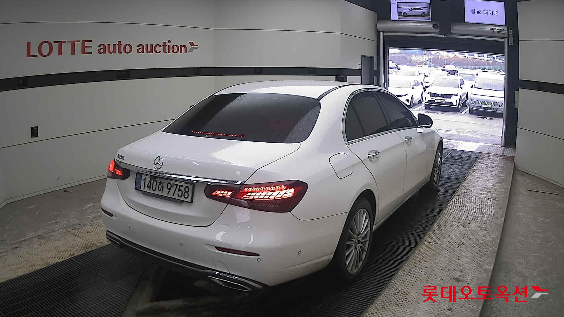 Mercedes-Benz Mercedes-Benz E250 id 3809829 из Кореи 20