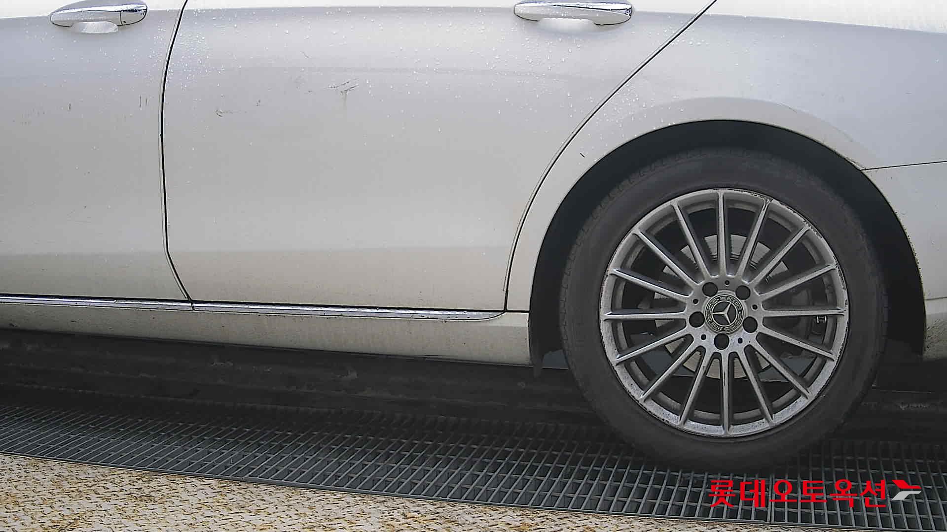 Mercedes-Benz Mercedes-Benz E250 id 3809829 из Кореи 22