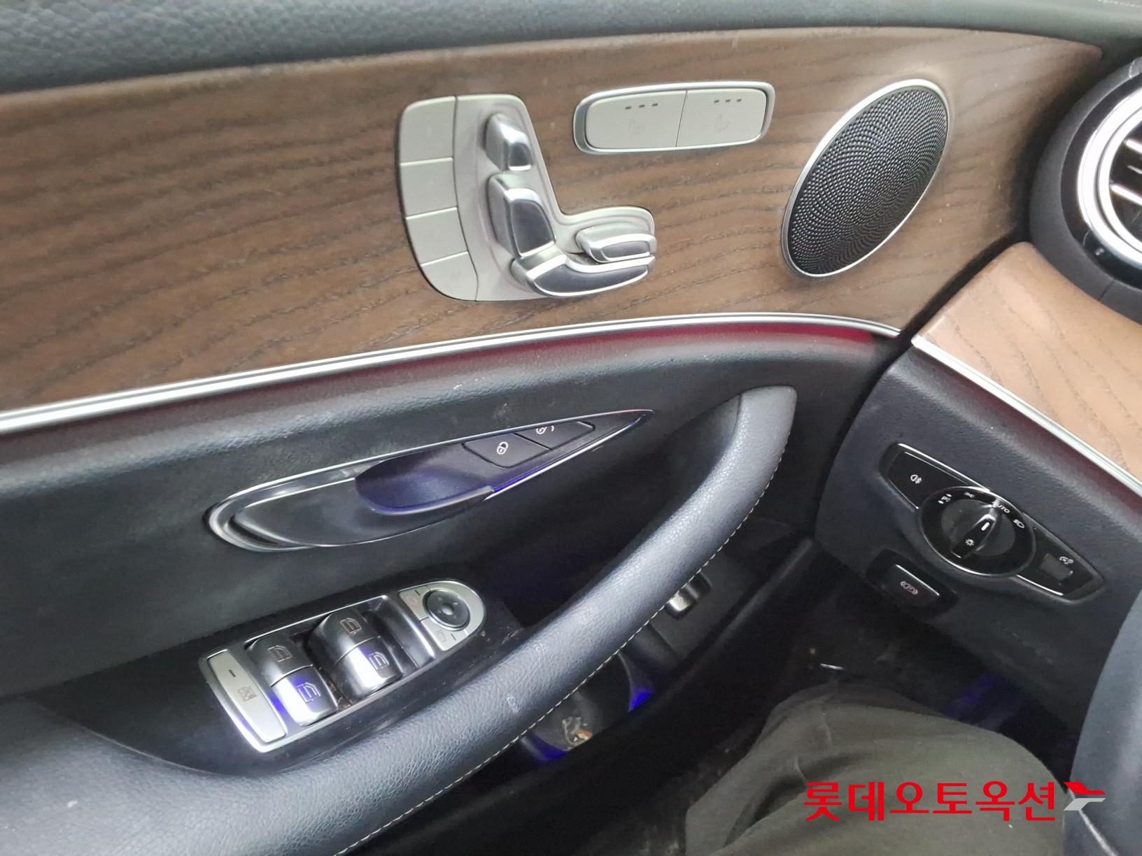 Mercedes-Benz Mercedes-Benz E250 id 3809829 из Кореи 28