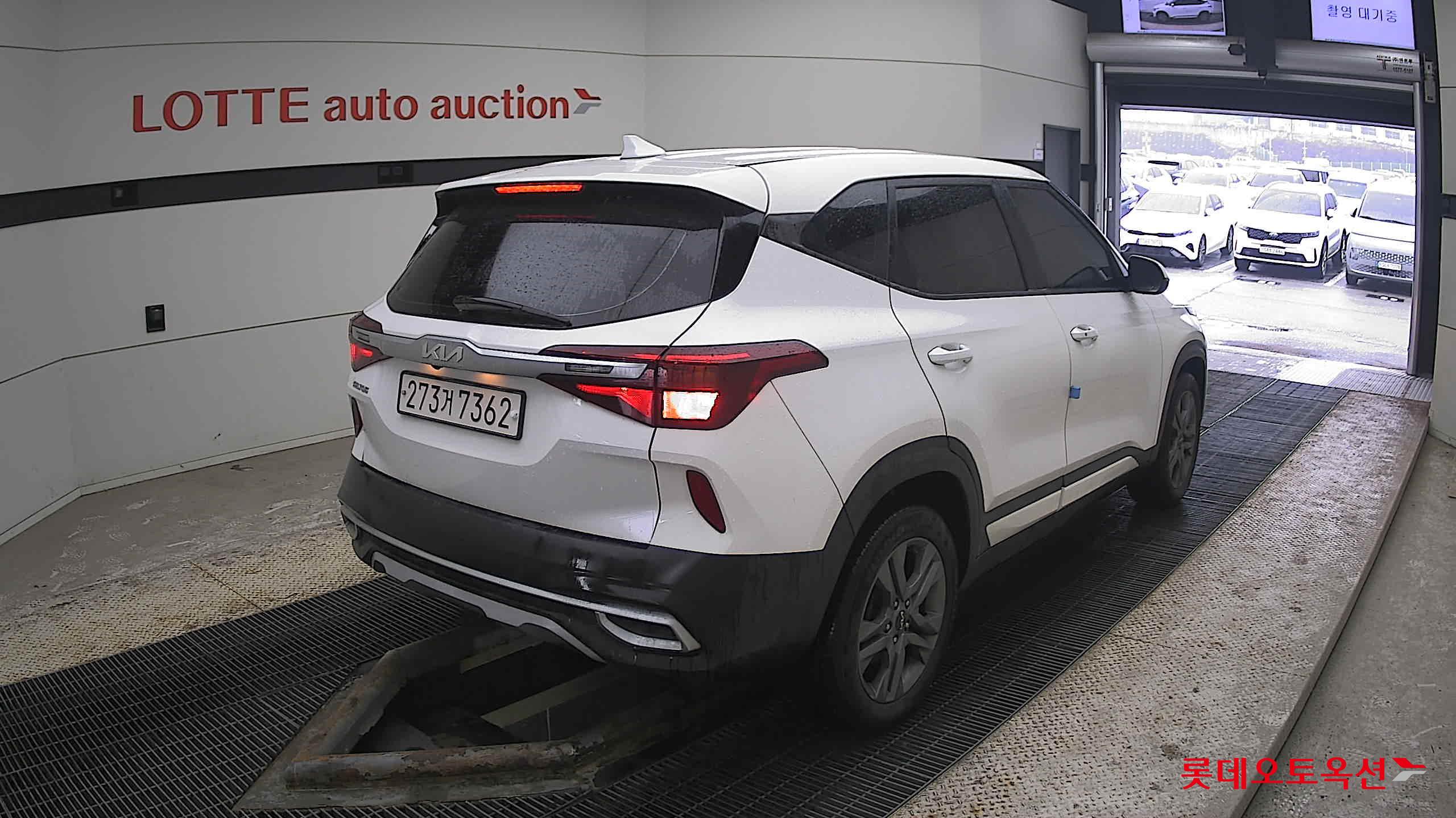 Kia Seltos 2023 Белый из Кореи, фото 4