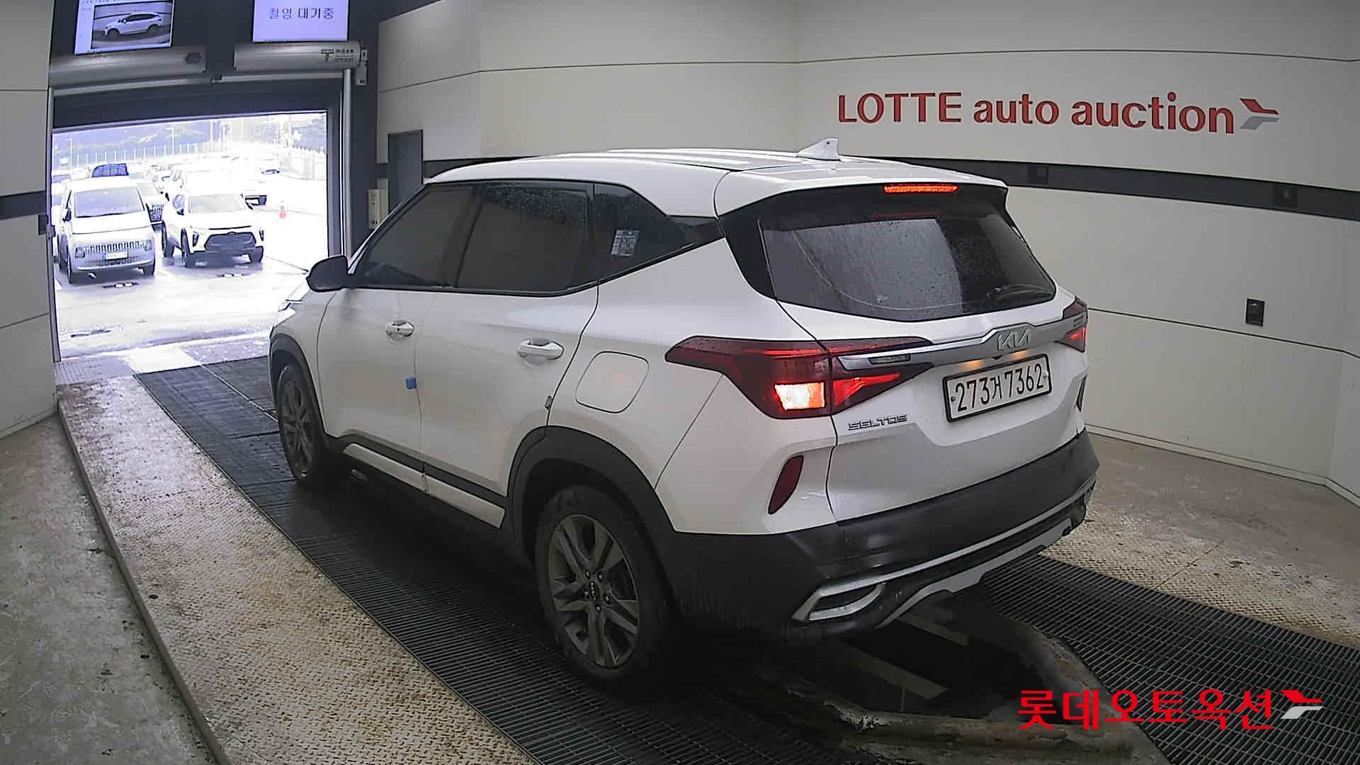 Kia Seltos 2023 Белый из Кореи, фото 6