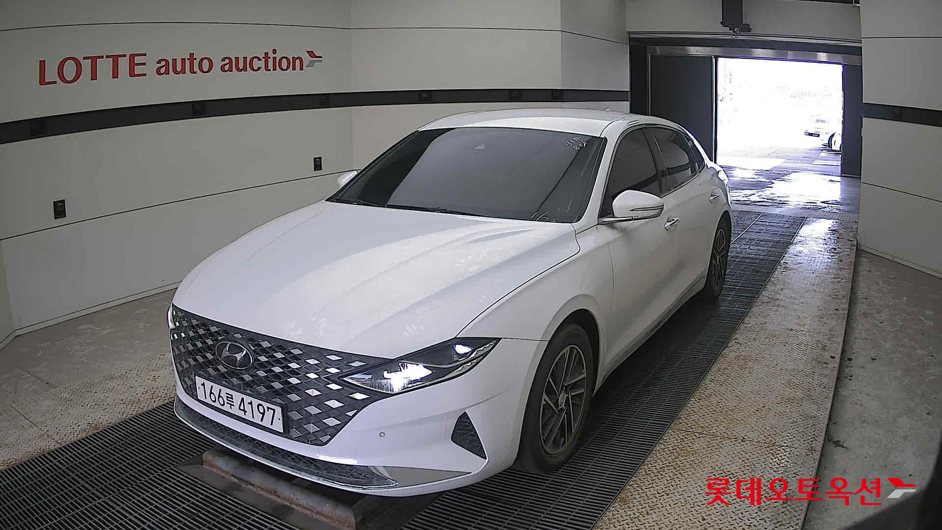 Hyundai Grandeur 2022 Белый из Кореи