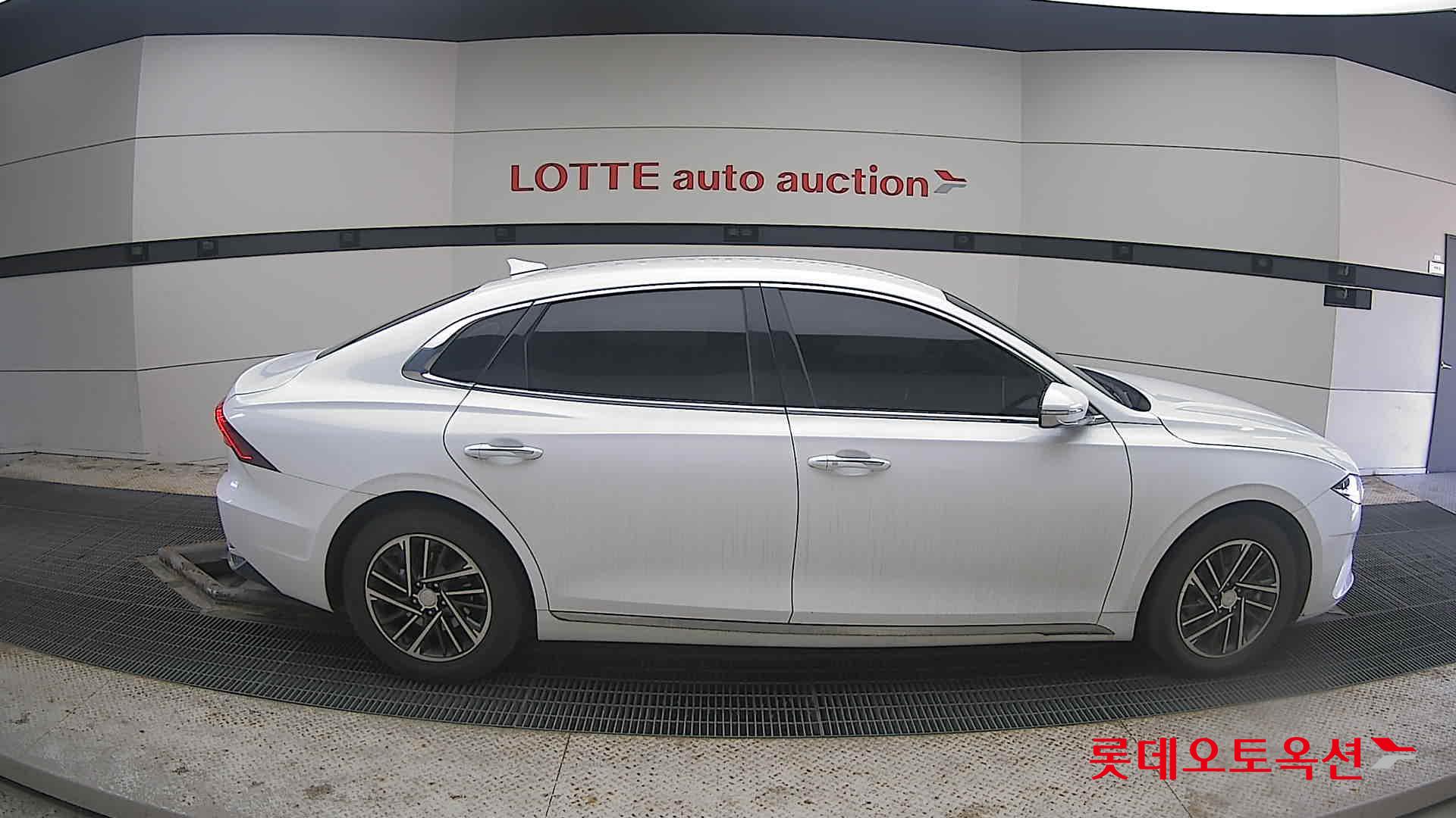 Hyundai Grandeur 2022 Белый из Кореи, фото 3