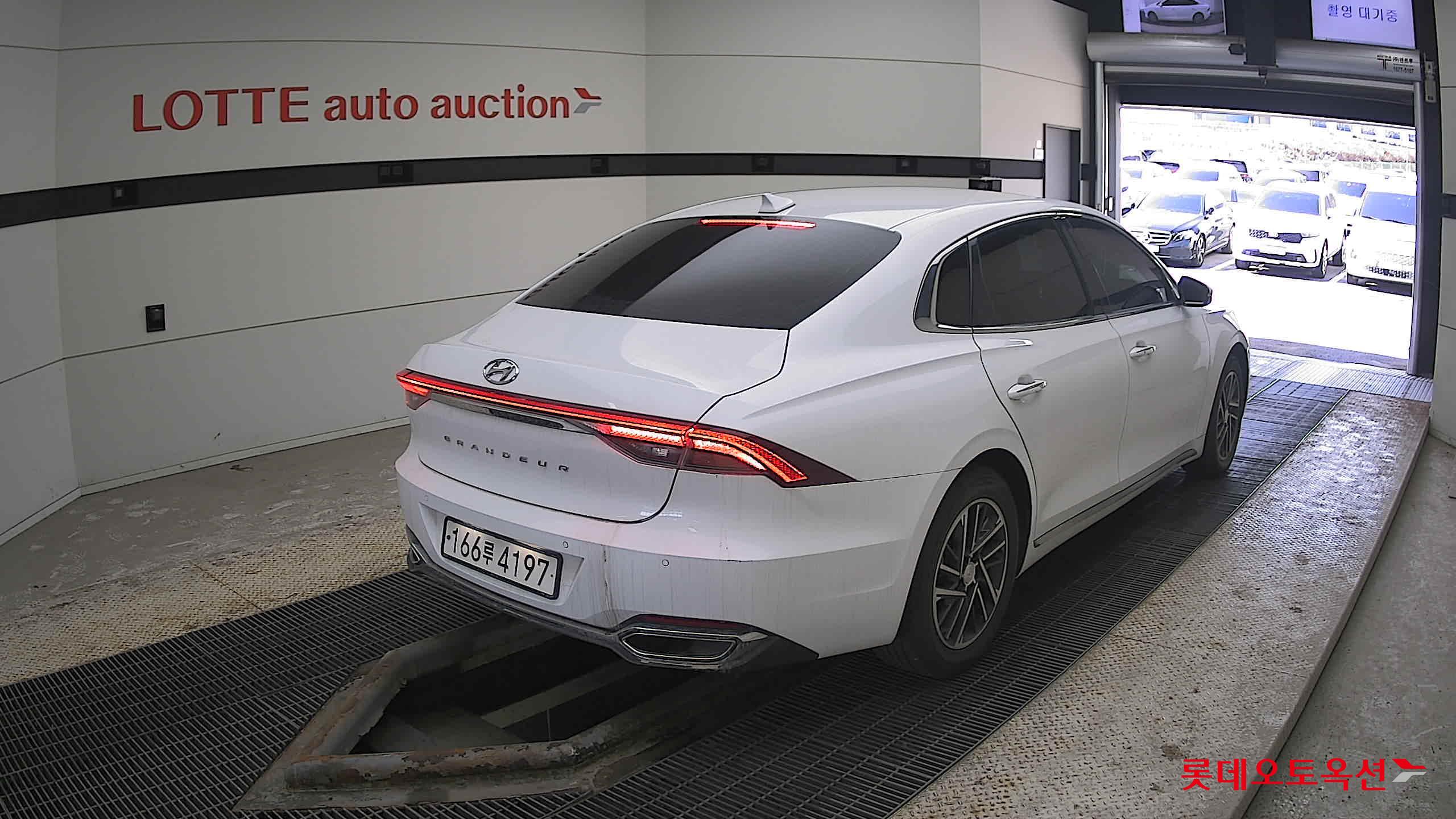 Hyundai Grandeur 2022 Белый из Кореи, фото 4