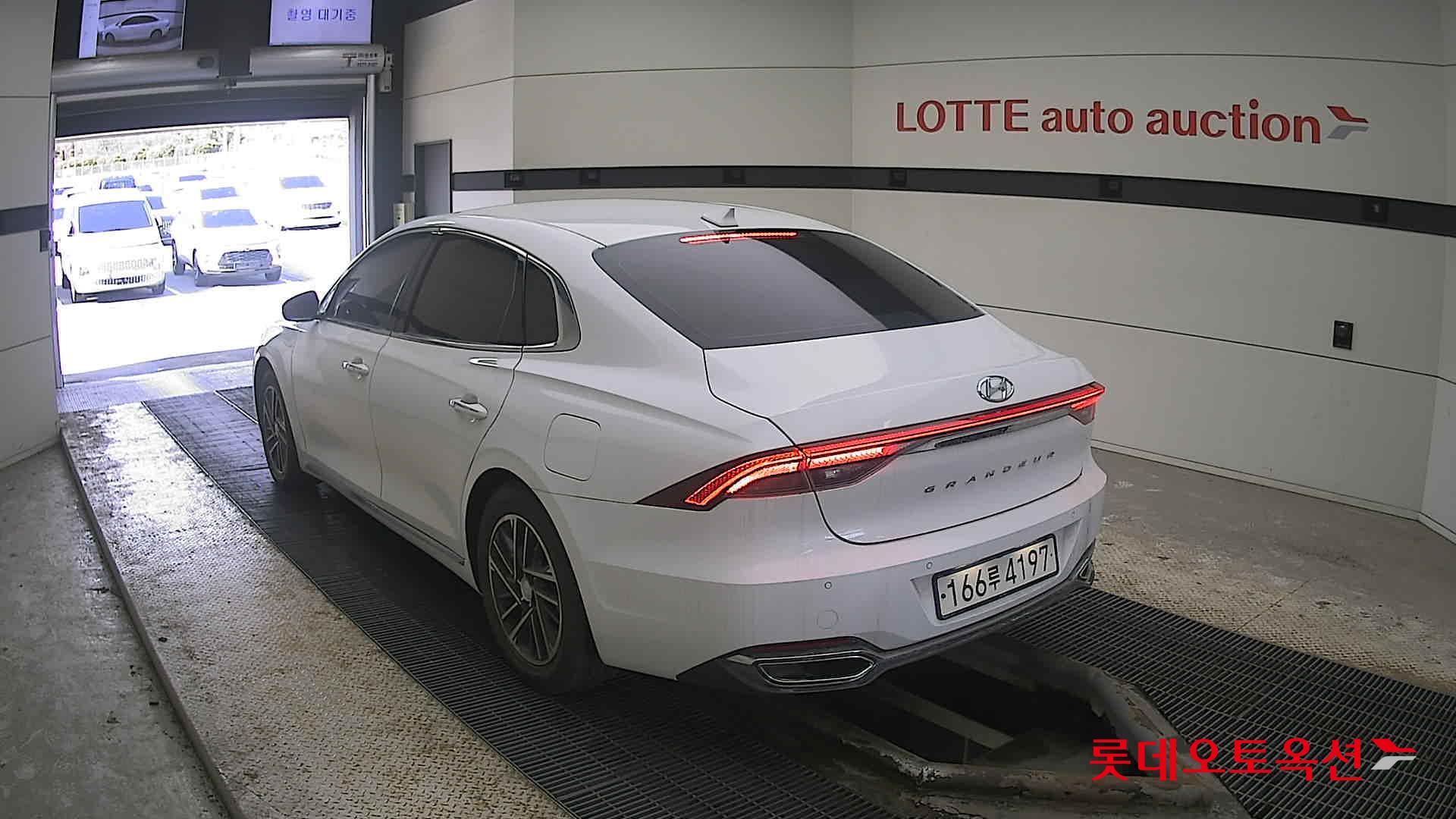 Hyundai Grandeur 2022 Белый из Кореи, фото 6