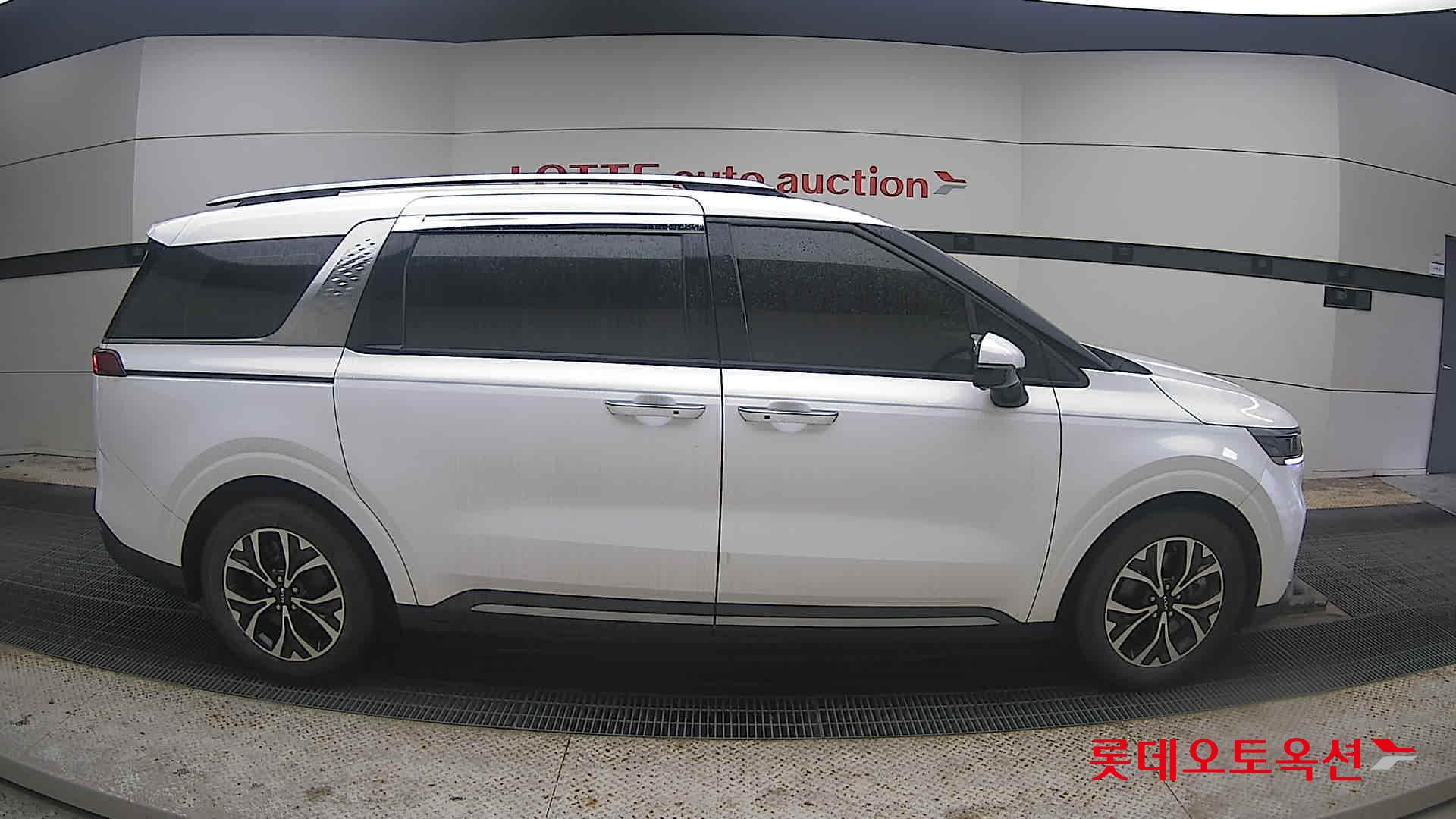 Kia Carnival 2022 Белый из Кореи, фото 3