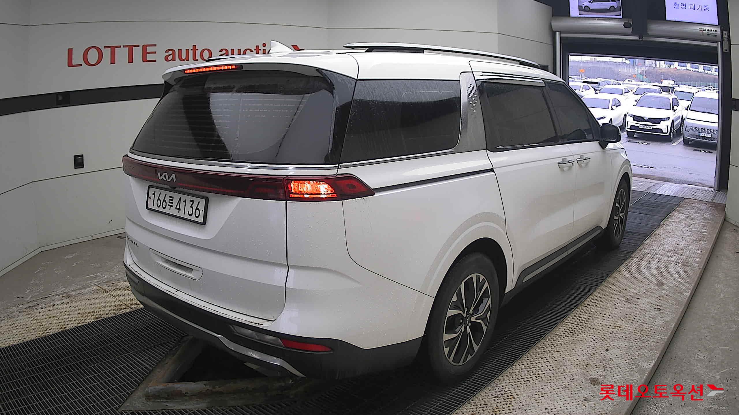 Kia Carnival 2022 Белый из Кореи, фото 4