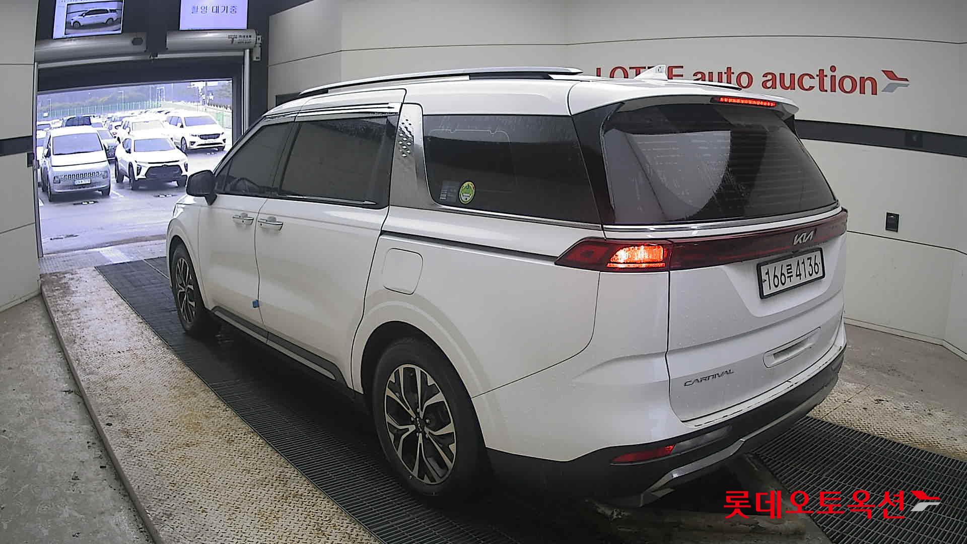 Kia Carnival 2022 Белый из Кореи, фото 6