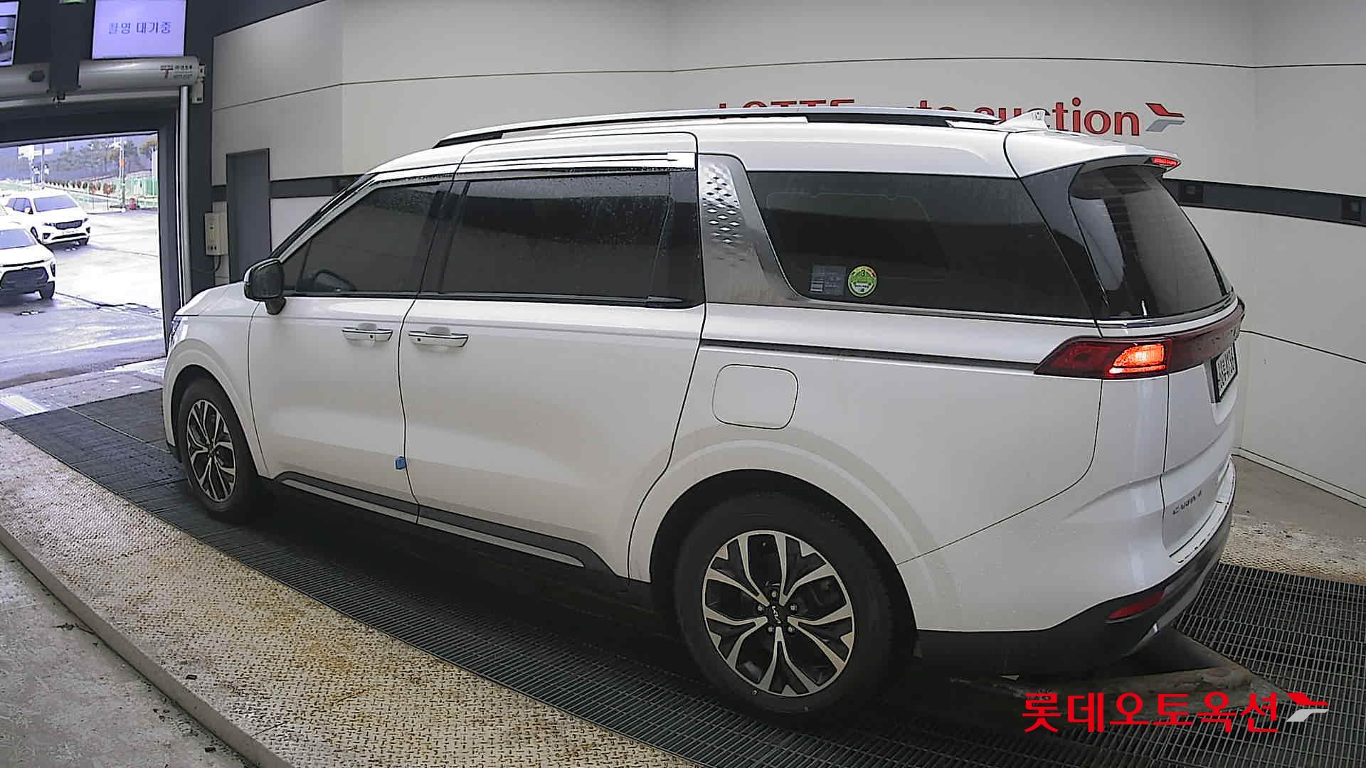 Kia Carnival id 3809921 из Кореи 10