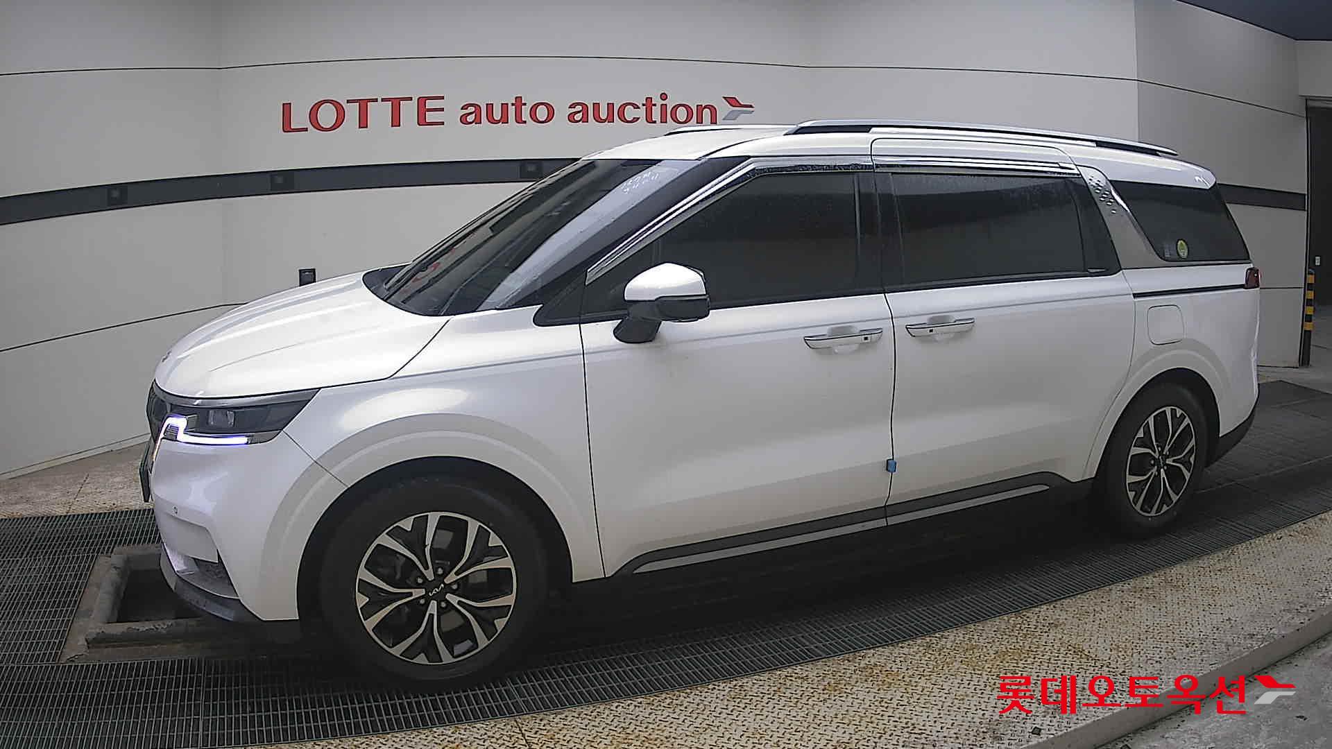 Kia Carnival id 3809921 из Кореи 12