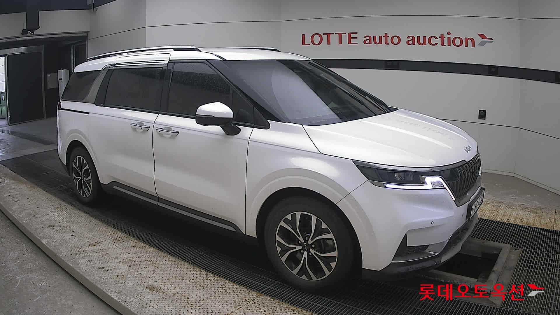 Kia Carnival id 3809921 из Кореи 16