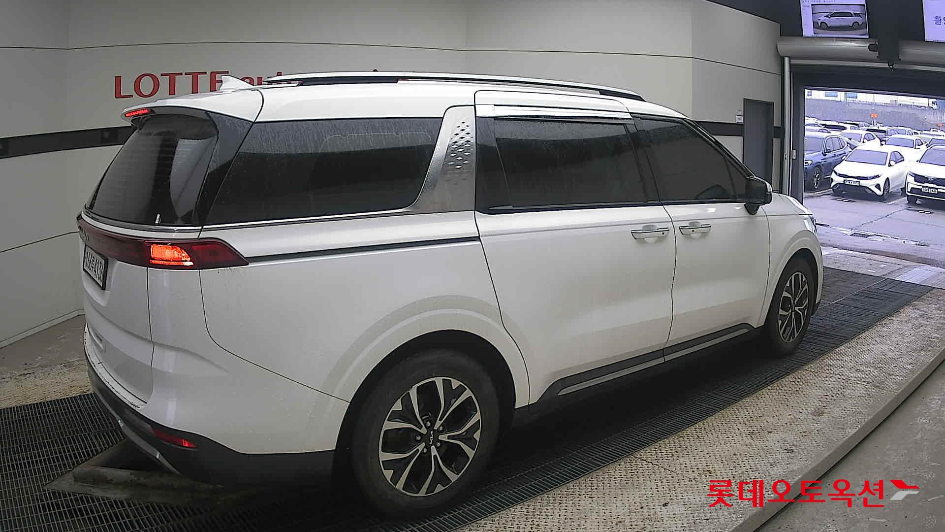 Kia Carnival id 3809921 из Кореи 19