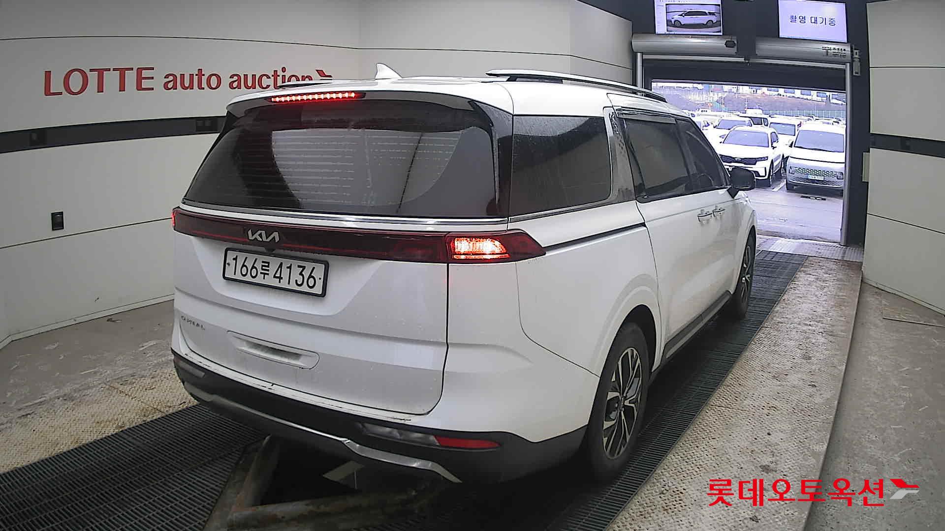 Kia Carnival id 3809921 из Кореи 20