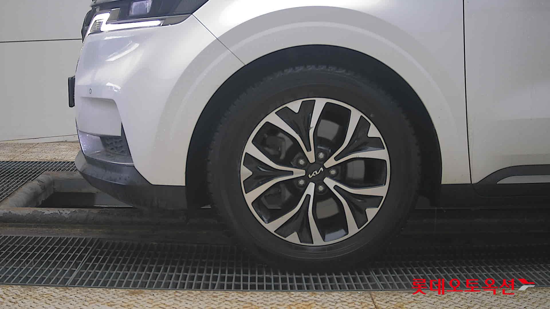 Kia Carnival id 3809921 из Кореи 21