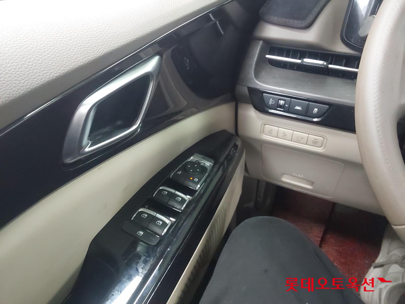 Kia Carnival id 3809921 из Кореи 28