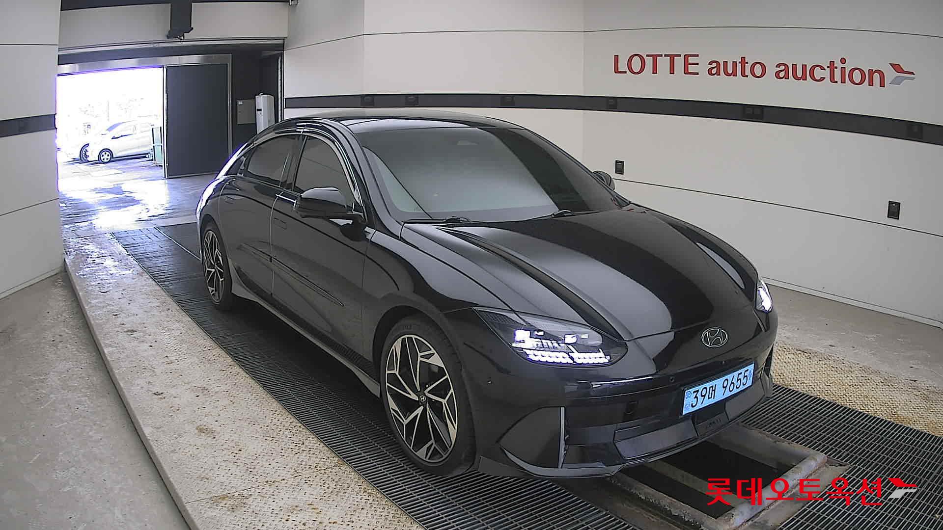 Hyundai IONIQ 6 2023 Черный из Кореи, фото 2