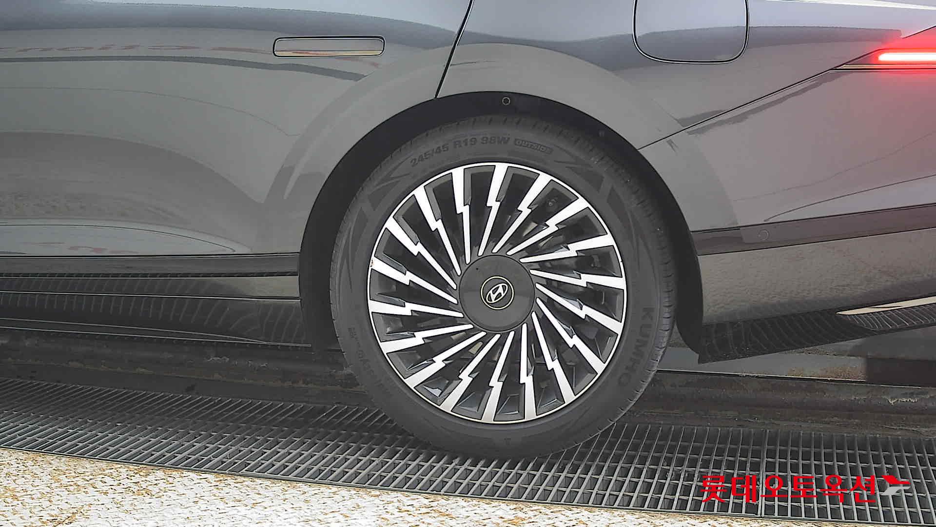 Hyundai Grandeur Hybrid id 3822853 из Кореи 22