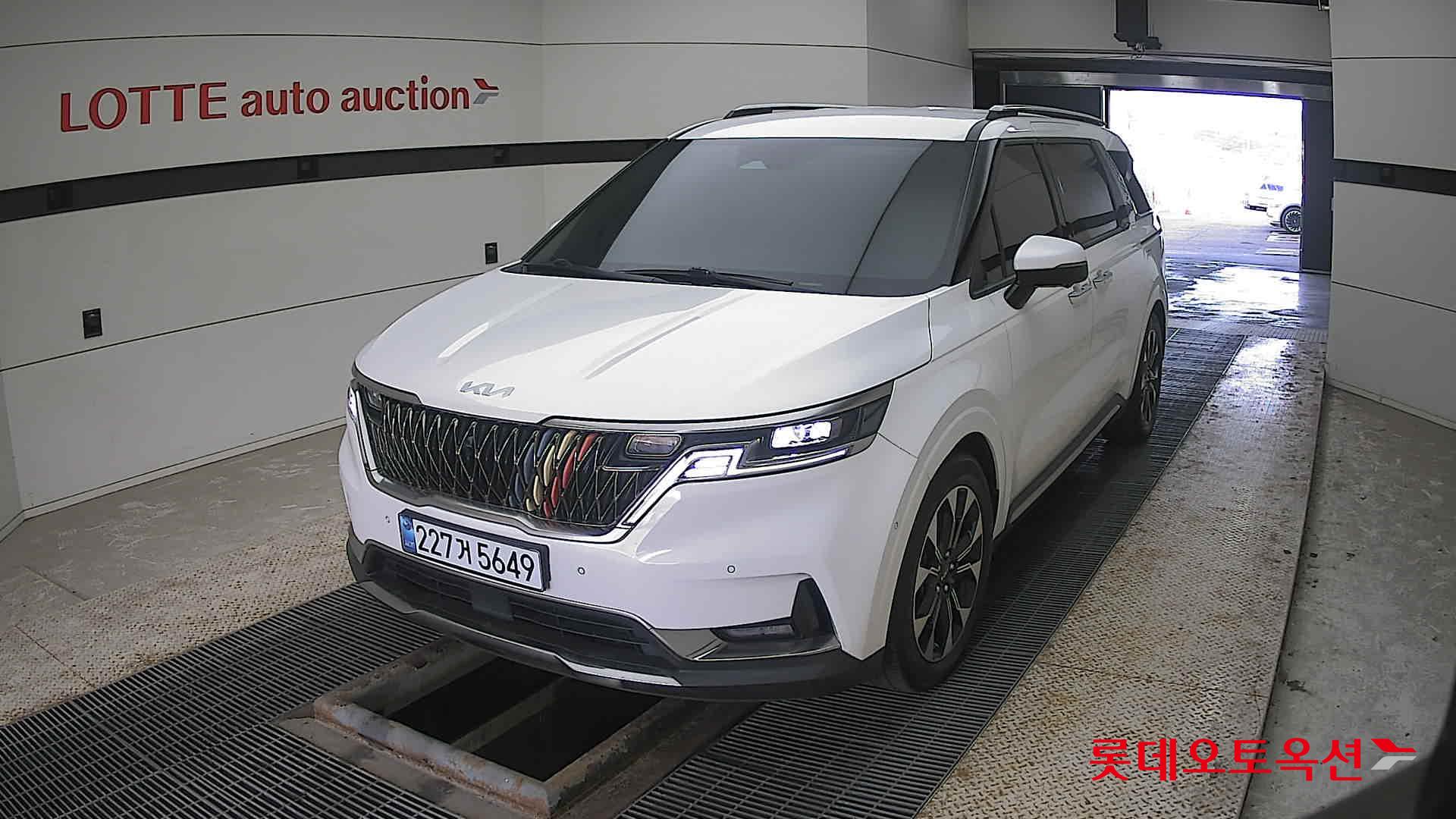 Kia Carnival Limousine 2022 Белый из Кореи