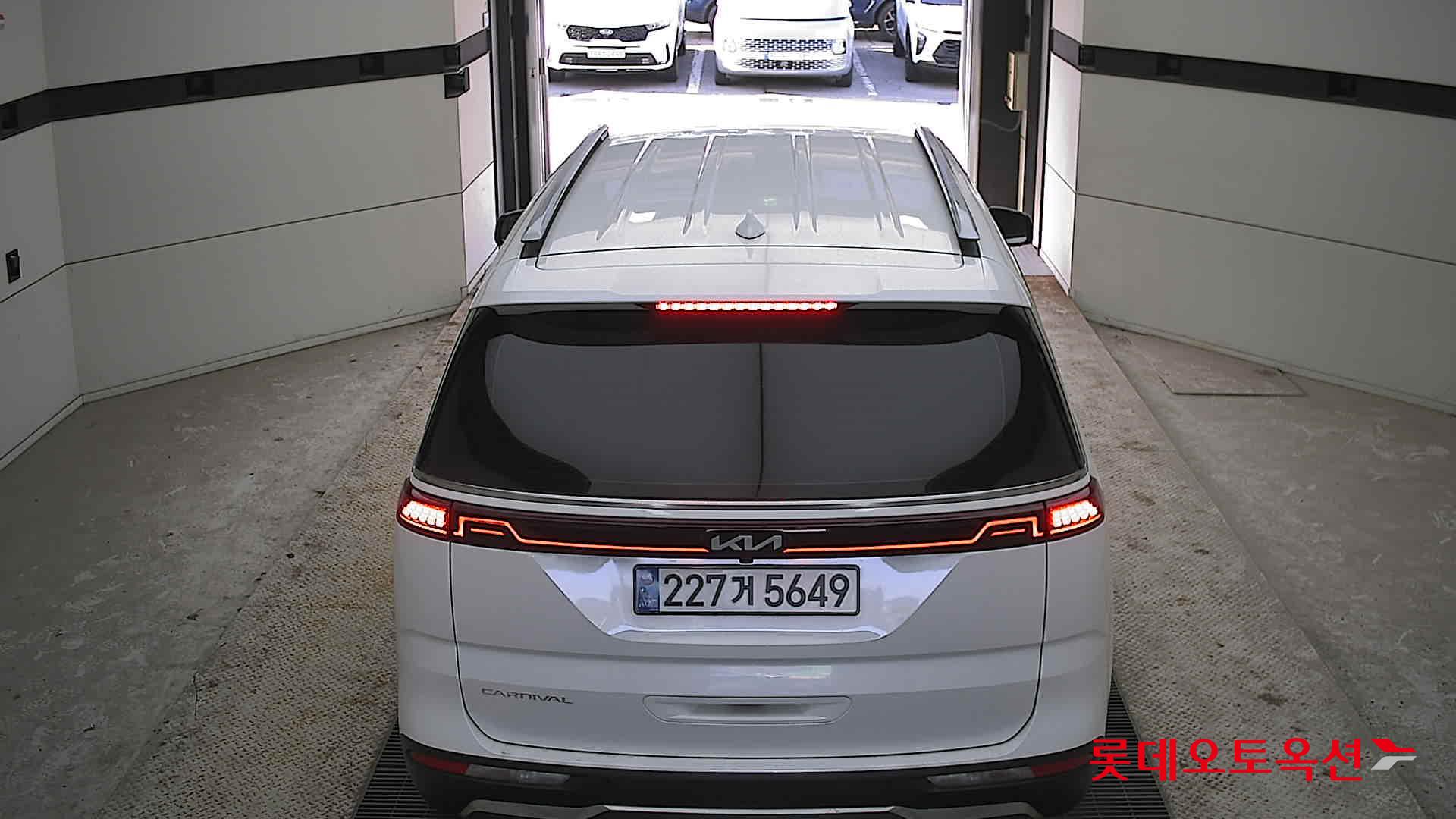 Kia Carnival Limousine 2022 Белый из Кореи, фото 5