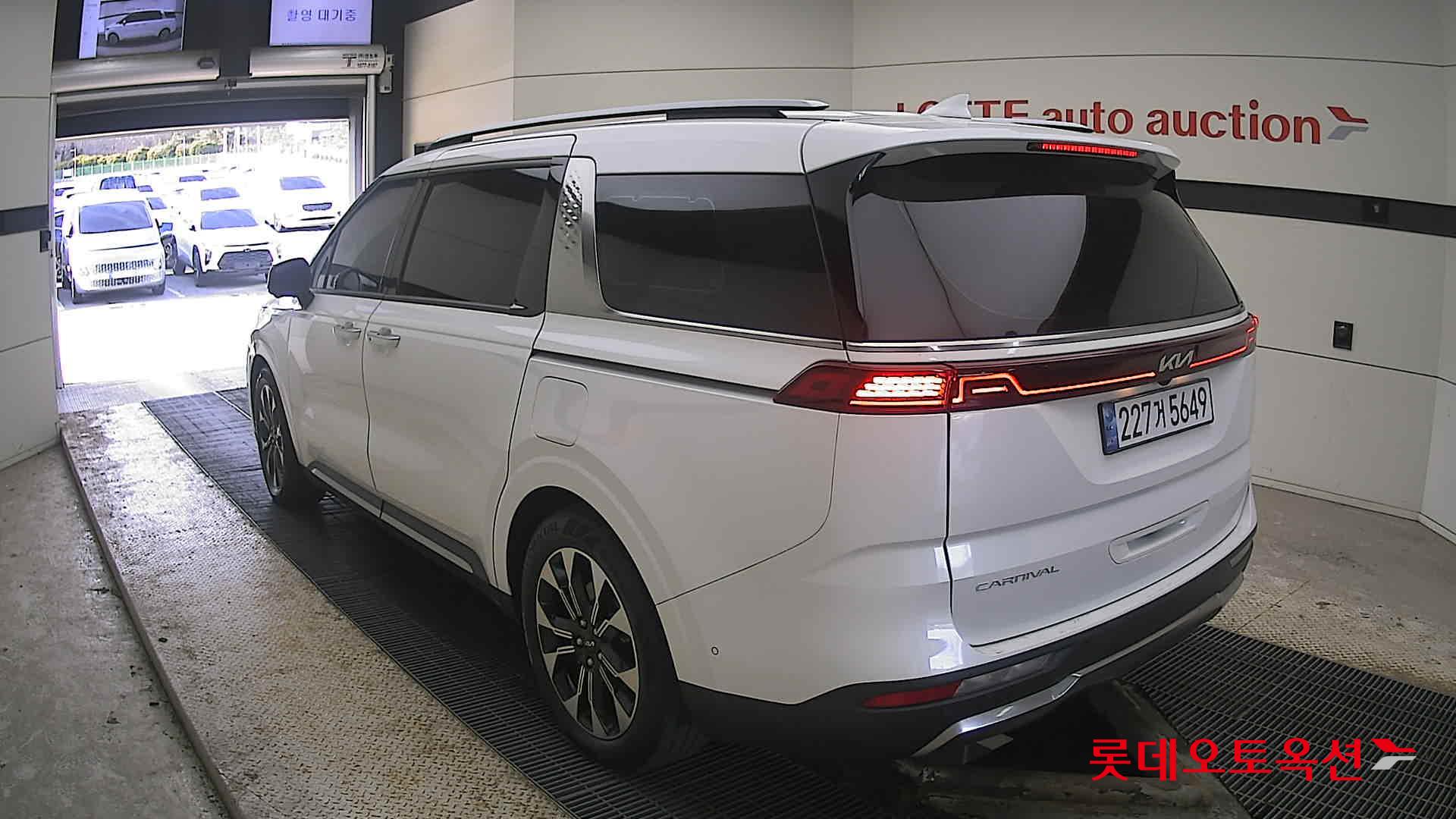 Kia Carnival Limousine 2022 Белый из Кореи, фото 6