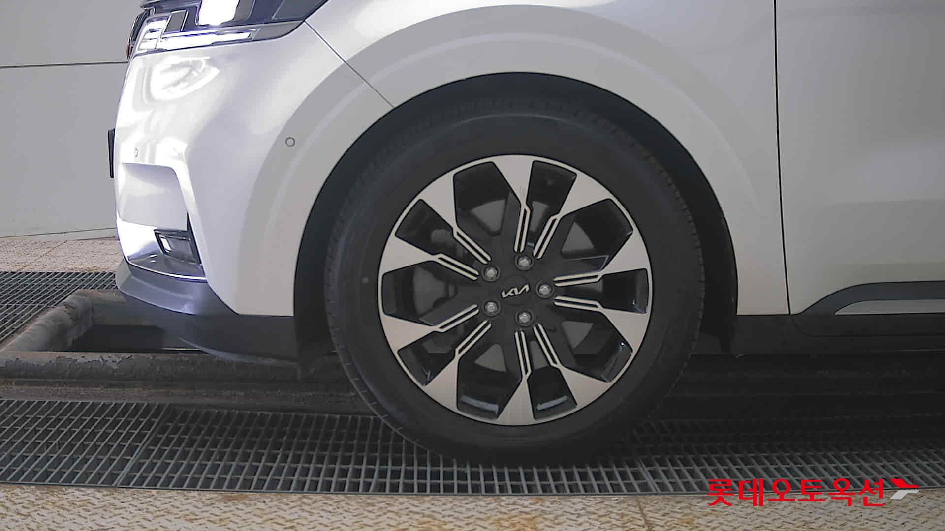 Kia Carnival Limousine id 3816442 из Кореи 21