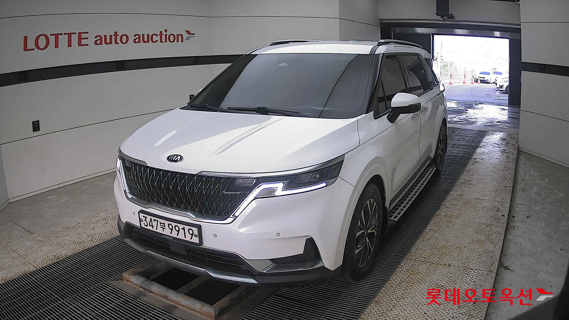 Kia Carnival 2021 Белый из Кореи